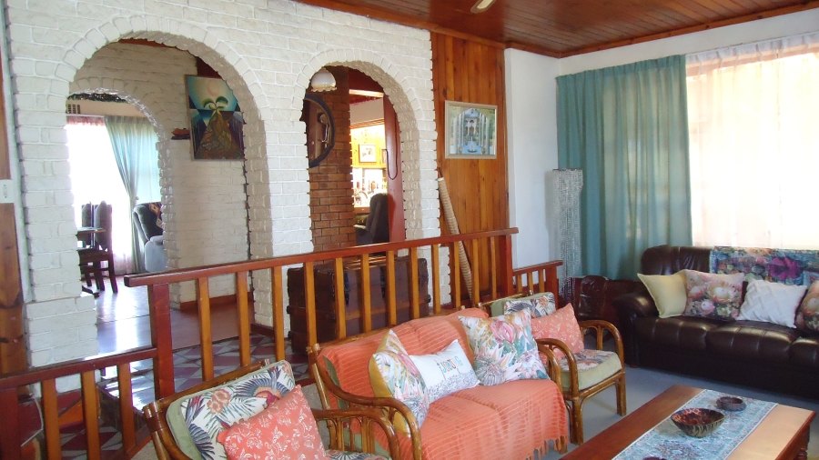 4 Bedroom Property for Sale in Pineview Western Cape